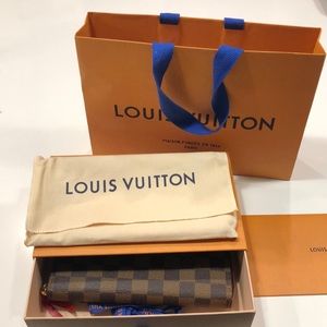 Louis Vuitton wallet clemence great condition